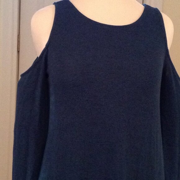 Motherhood Cold Shoulder long sleeve shirt Med - Picture 3 of 3